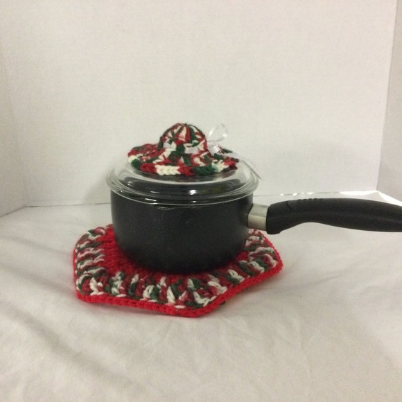 Kitchen Crochet Warming Pad Pot Holder & Pot Top/Lid Holder Hat Set New - Picture 4 of 8